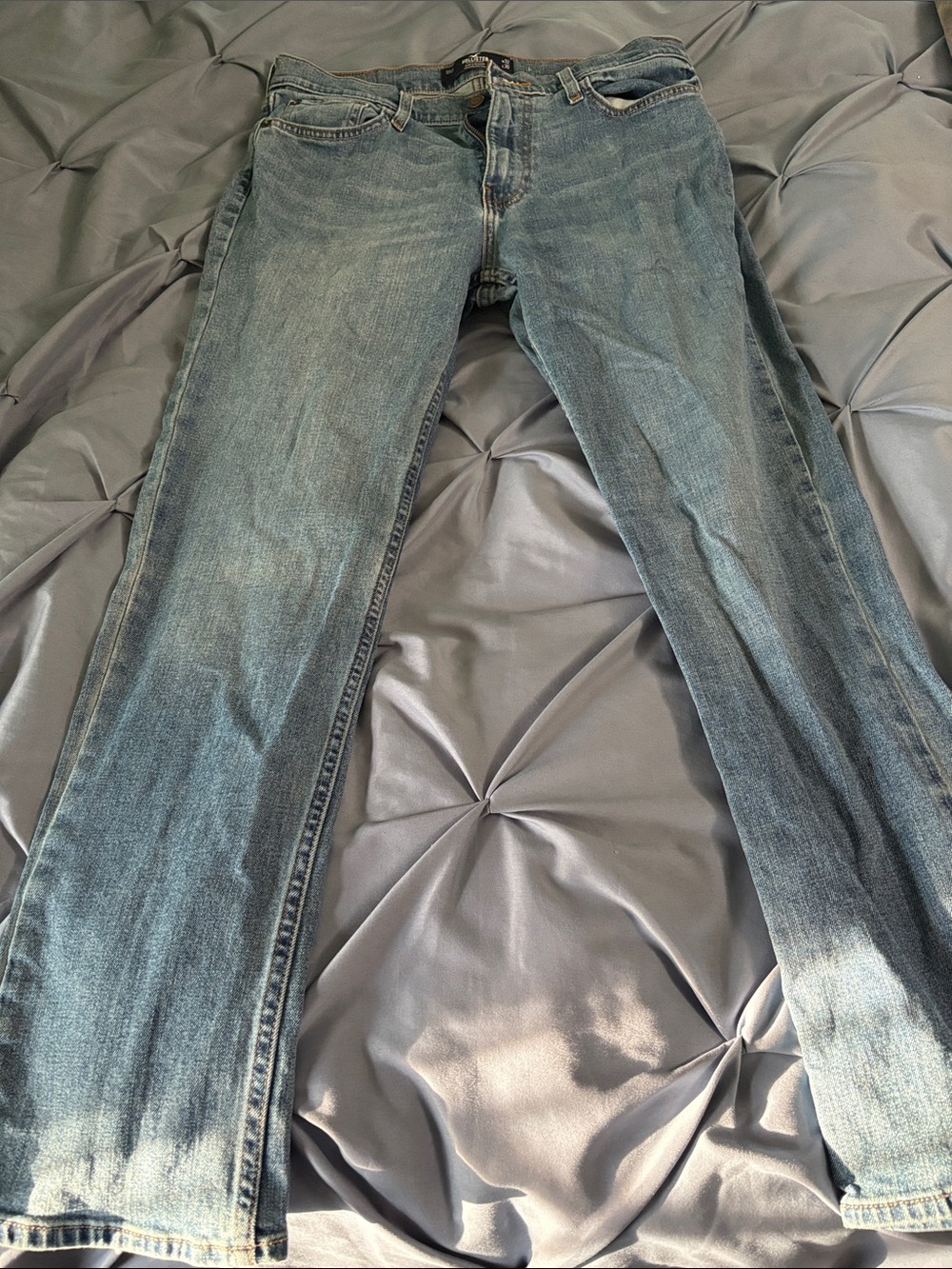 Hollister men’s slim straight Blue Straight-Leg Jeans. Size 32x30.